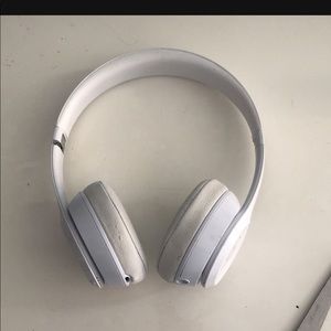 Wireless headphones, white, used normal wear